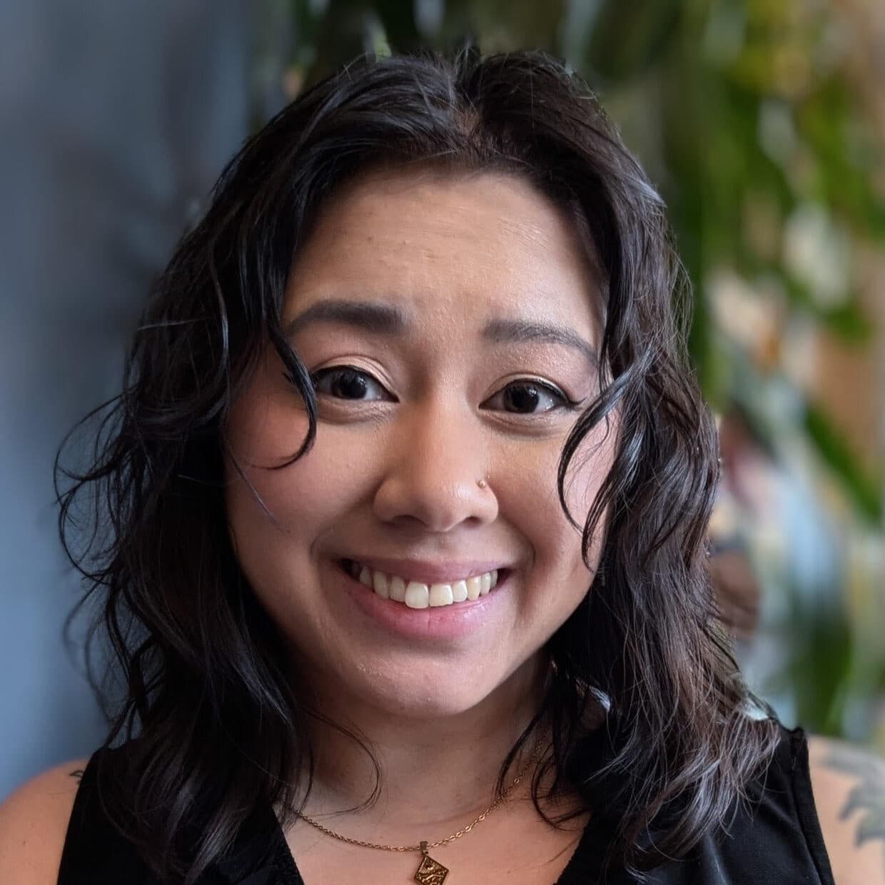 Lisa Hoang, Coach at S Groups